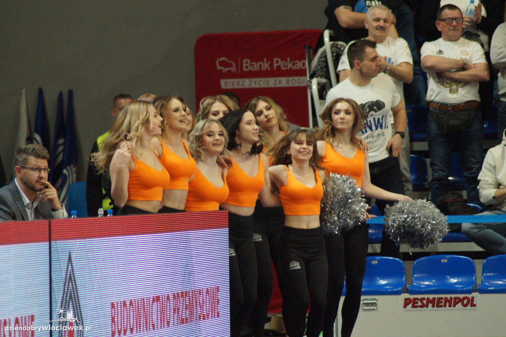 Cheerleaderki na meczu Anwil vs Legia