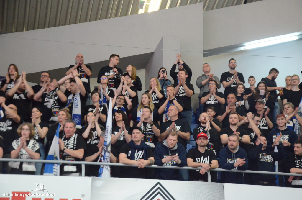 Kibice na meczu z Twardymi Piernikami Toruń