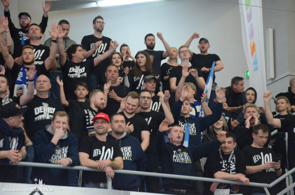 Kibice na meczu z Twardymi Piernikami Toruń