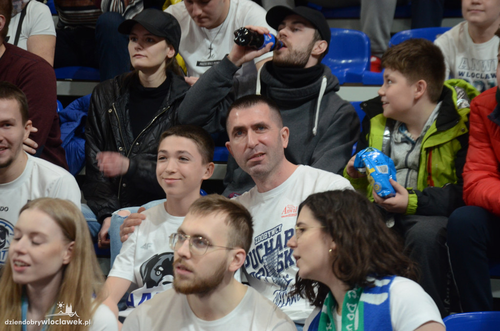 Kibice na meczu z Twardymi Piernikami Toruń