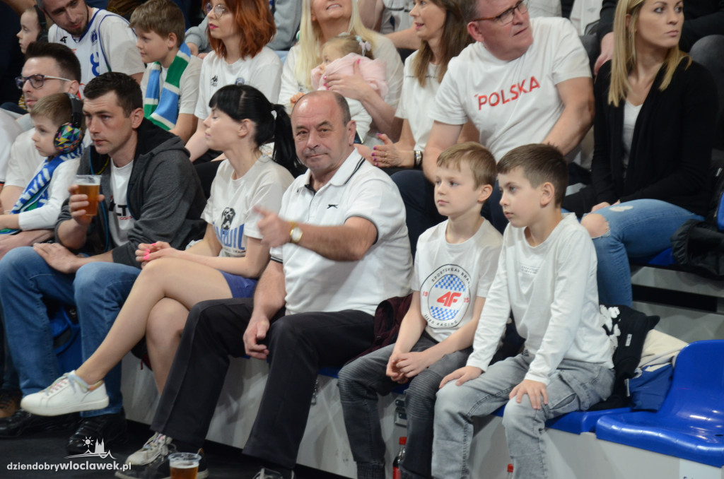 Kibice na meczu z Twardymi Piernikami Toruń