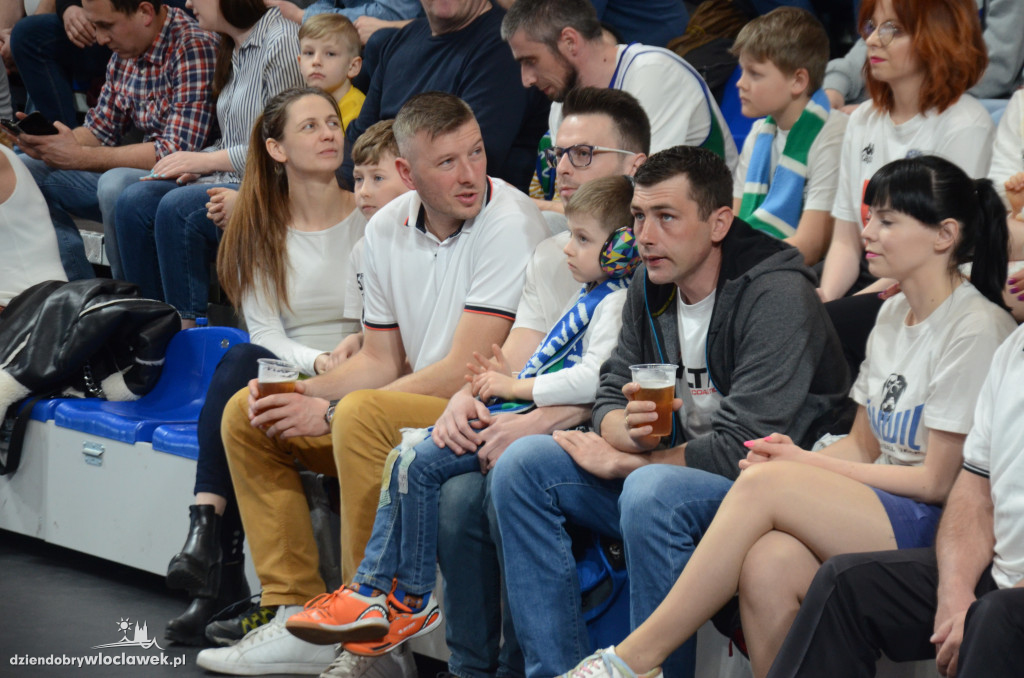 Kibice na meczu z Twardymi Piernikami Toruń