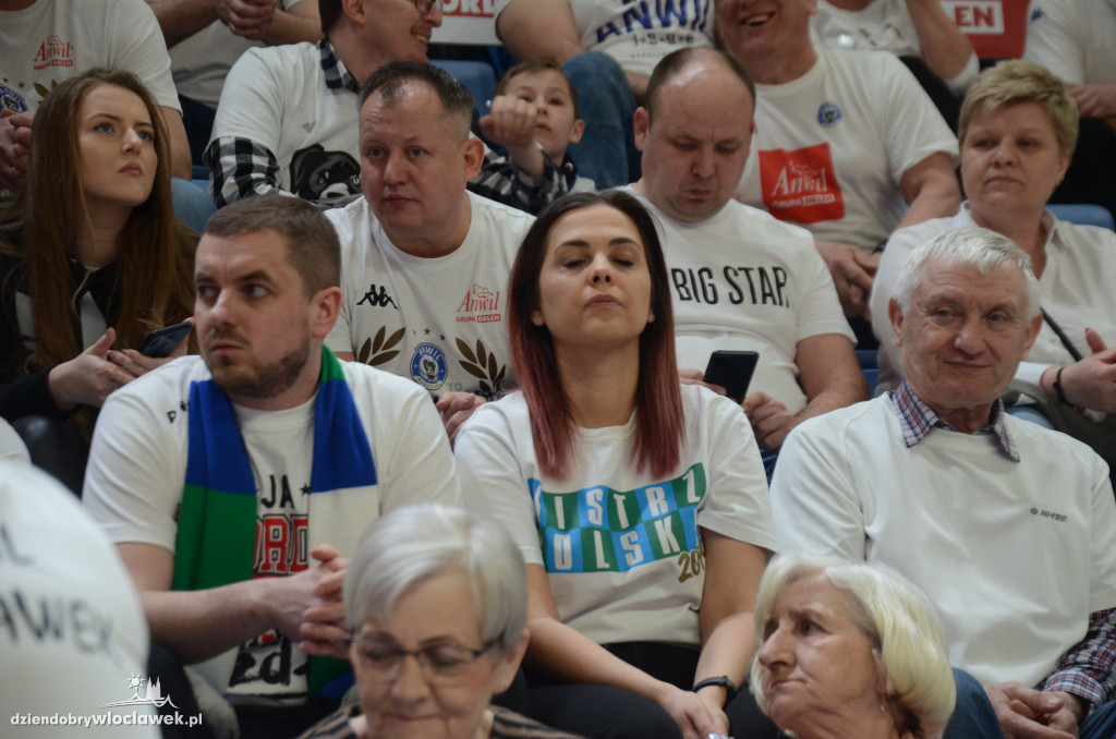 Kibice na meczu z Twardymi Piernikami Toruń