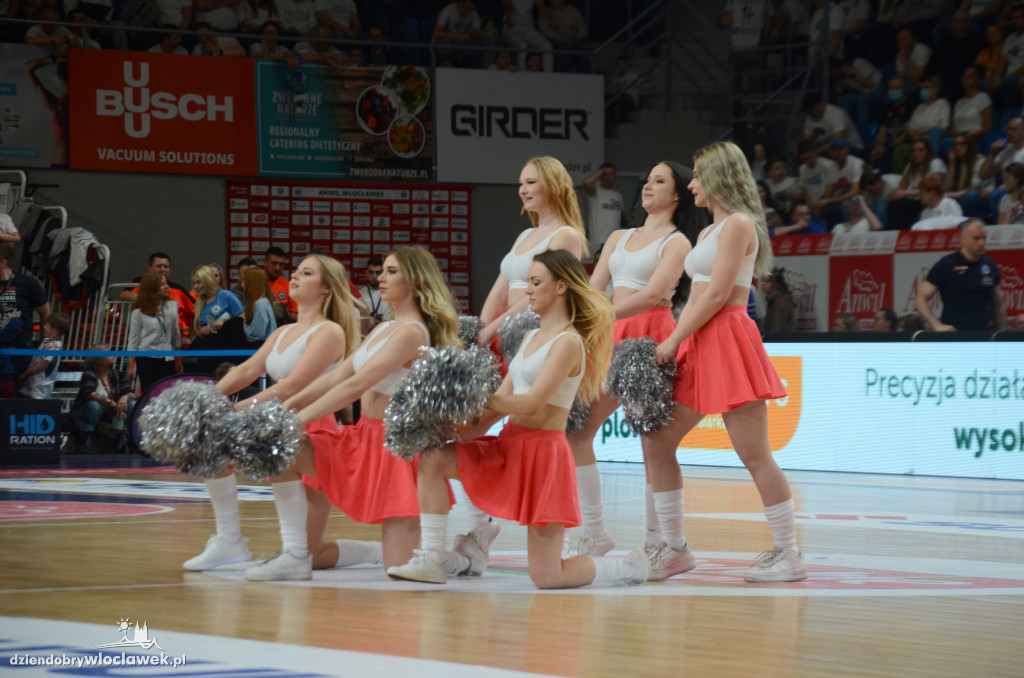 Cheerleaderki na meczu z Twardymi Piernikami