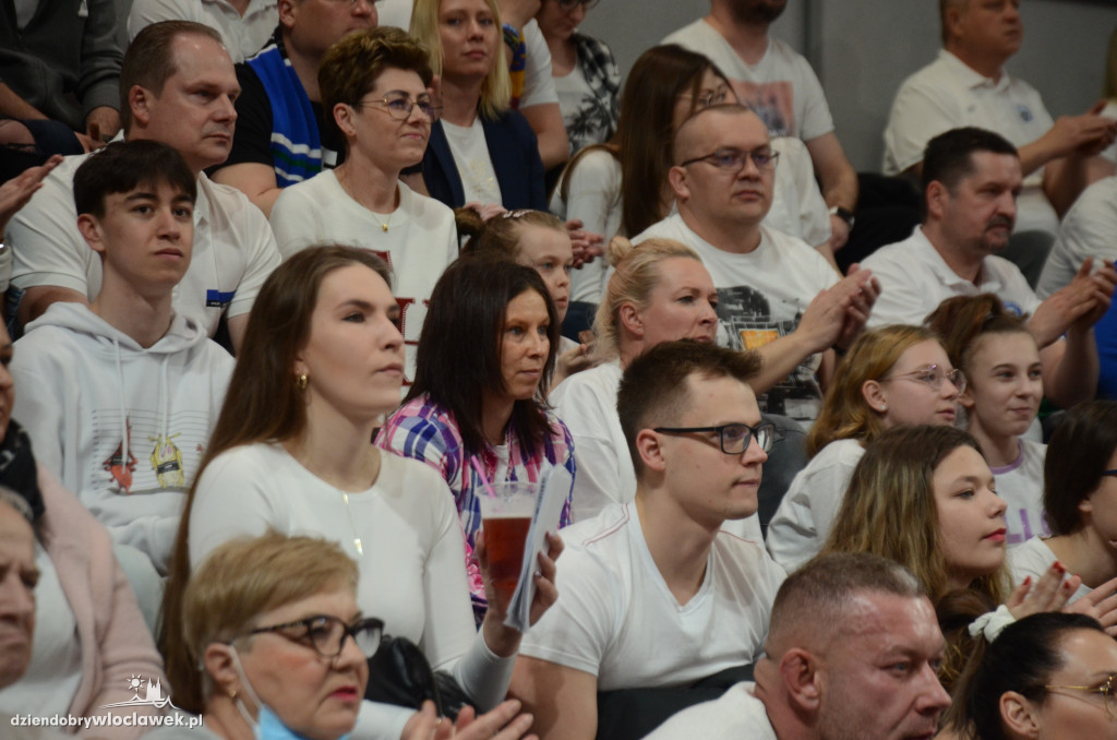 Kibice na meczu z Twardymi Piernikami Toruń