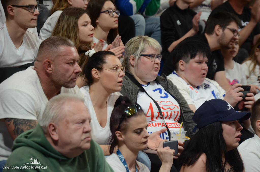 Kibice na meczu z Twardymi Piernikami Toruń