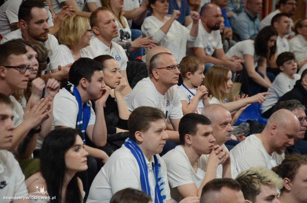 Kibice na meczu z Twardymi Piernikami Toruń