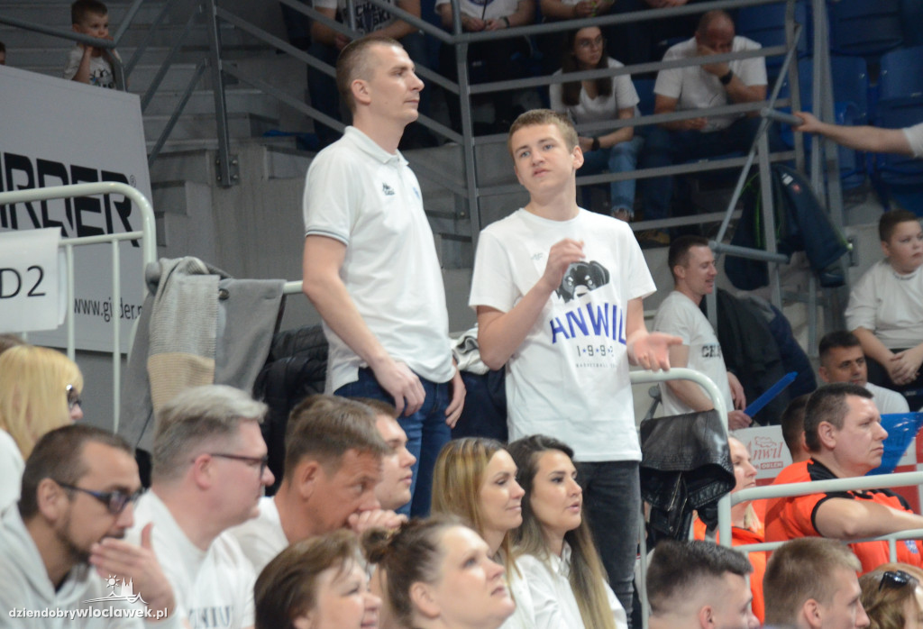 Kibice na meczu z Twardymi Piernikami Toruń