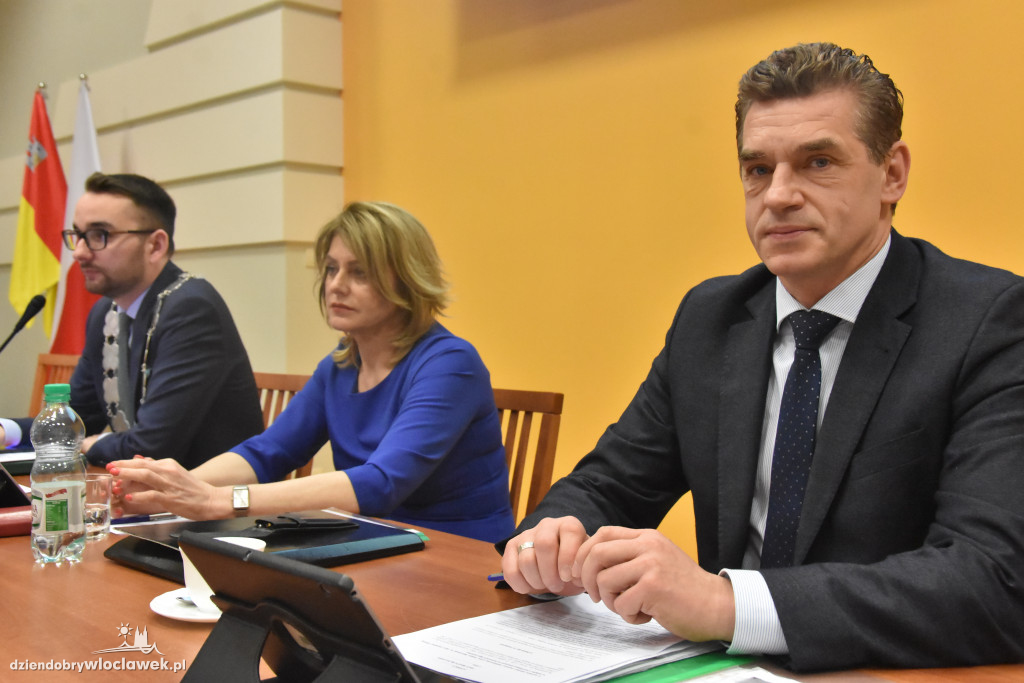 Sesja rady miasta wreszcie bez maseczek