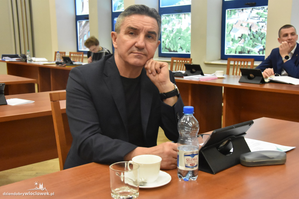 Sesja rady miasta wreszcie bez maseczek