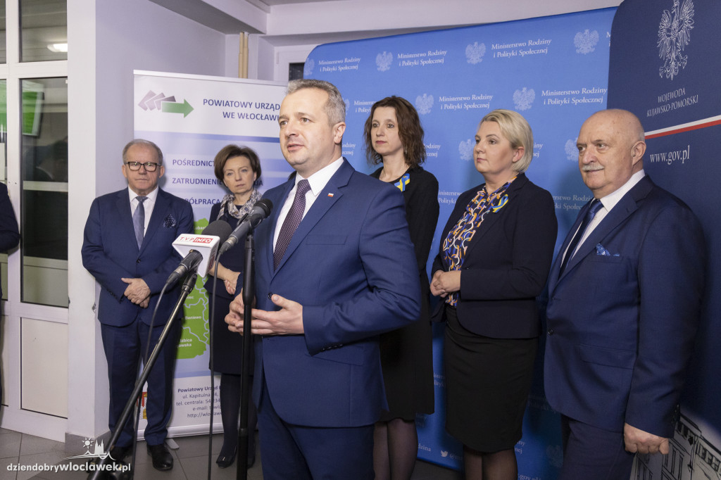 Co minister robiła w pośredniaku?