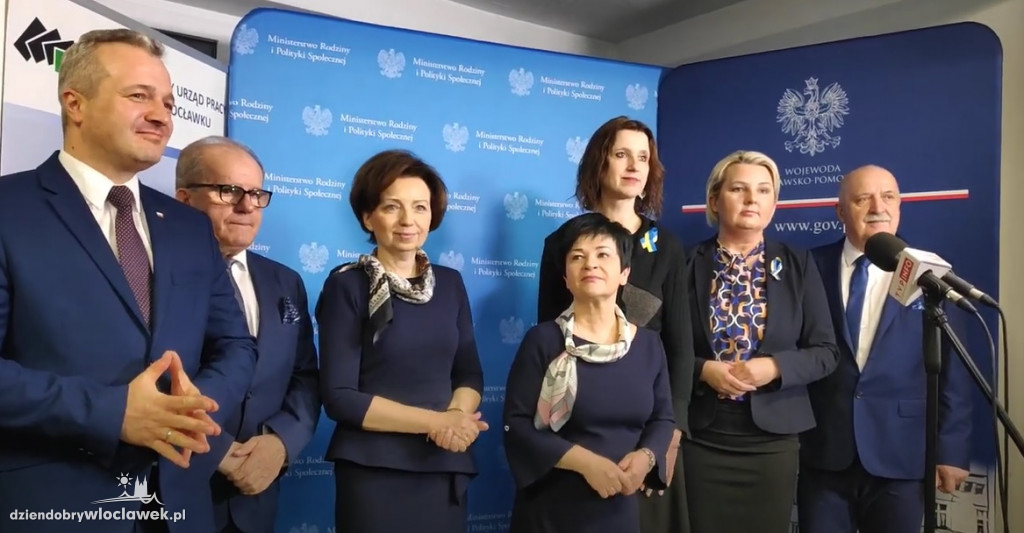 Co minister robiła w pośredniaku?