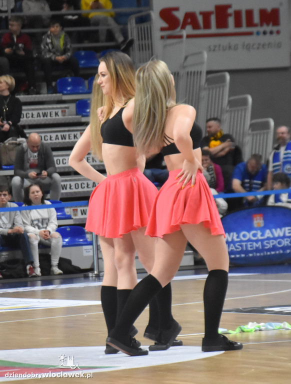 Cheerleaderki Anwilu na meczu z  Tartu Ülikool