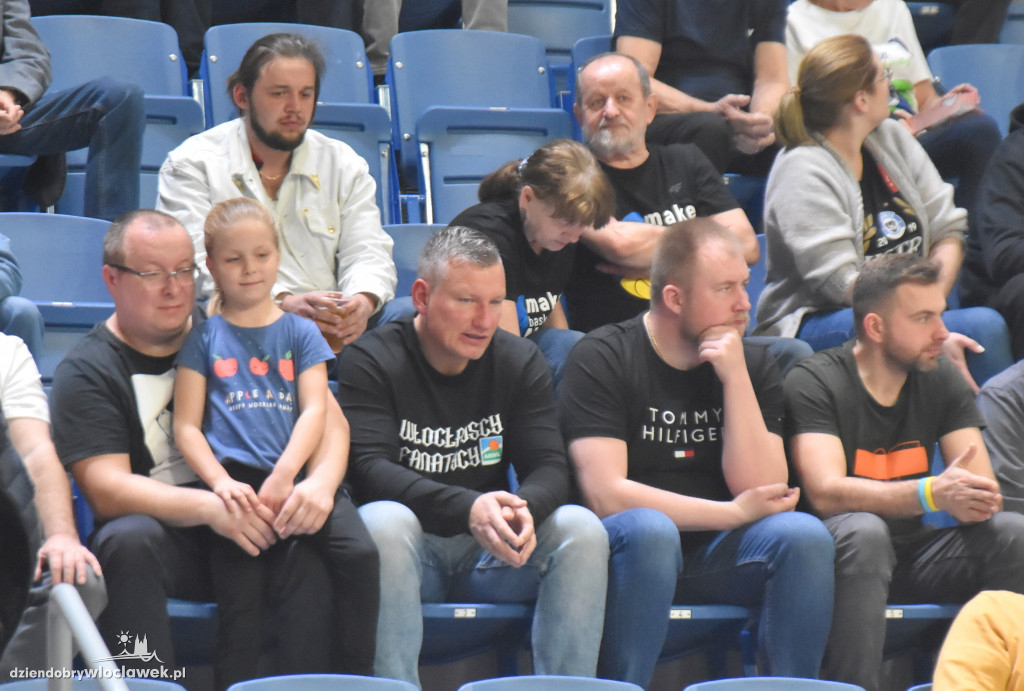 Kibice na meczu z Tartu Ülikool