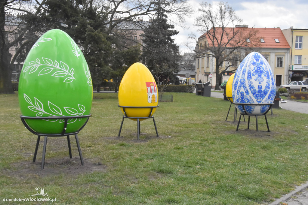 Wielkanocne jaja na Placu Wolności