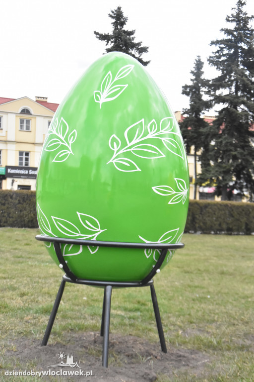 Wielkanocne jaja na Placu Wolności