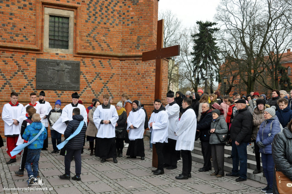 Z krzyżem przez Włocławek