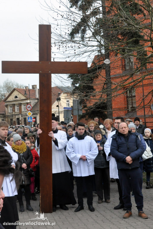 Z krzyżem przez Włocławek