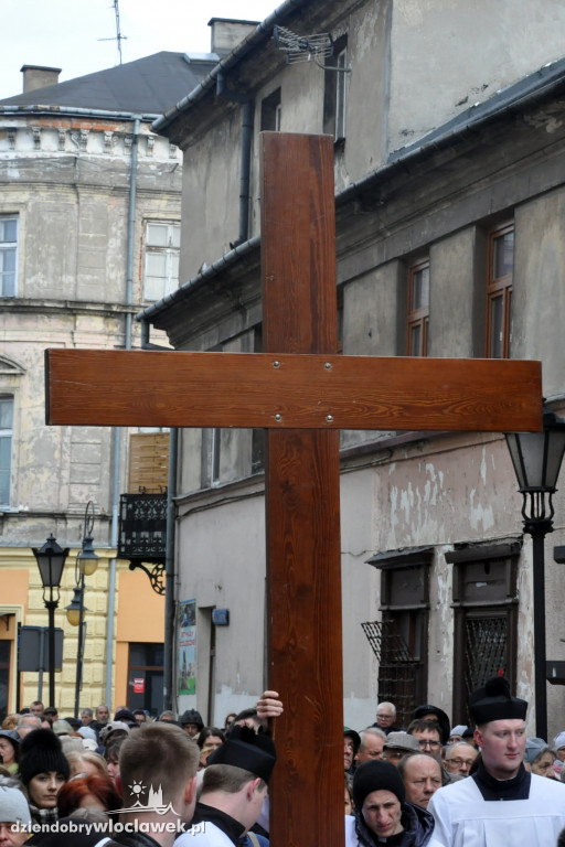 Z krzyżem przez Włocławek