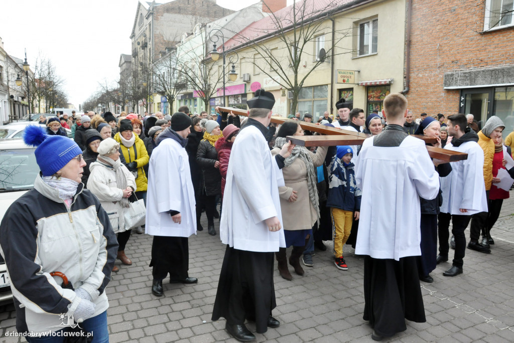 Z krzyżem przez Włocławek