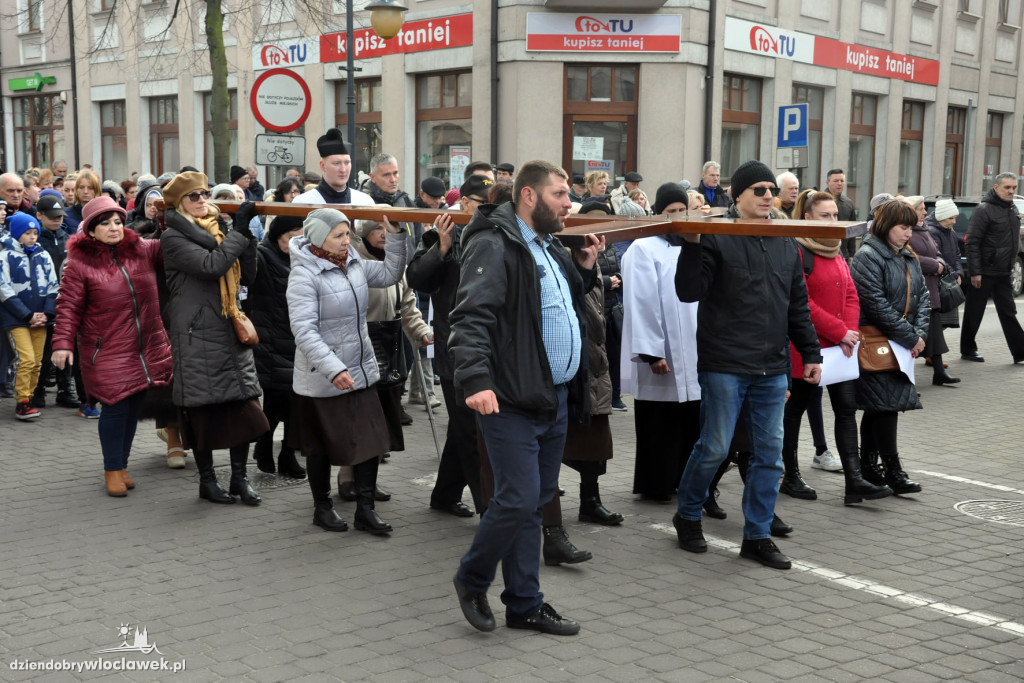 Z krzyżem przez Włocławek