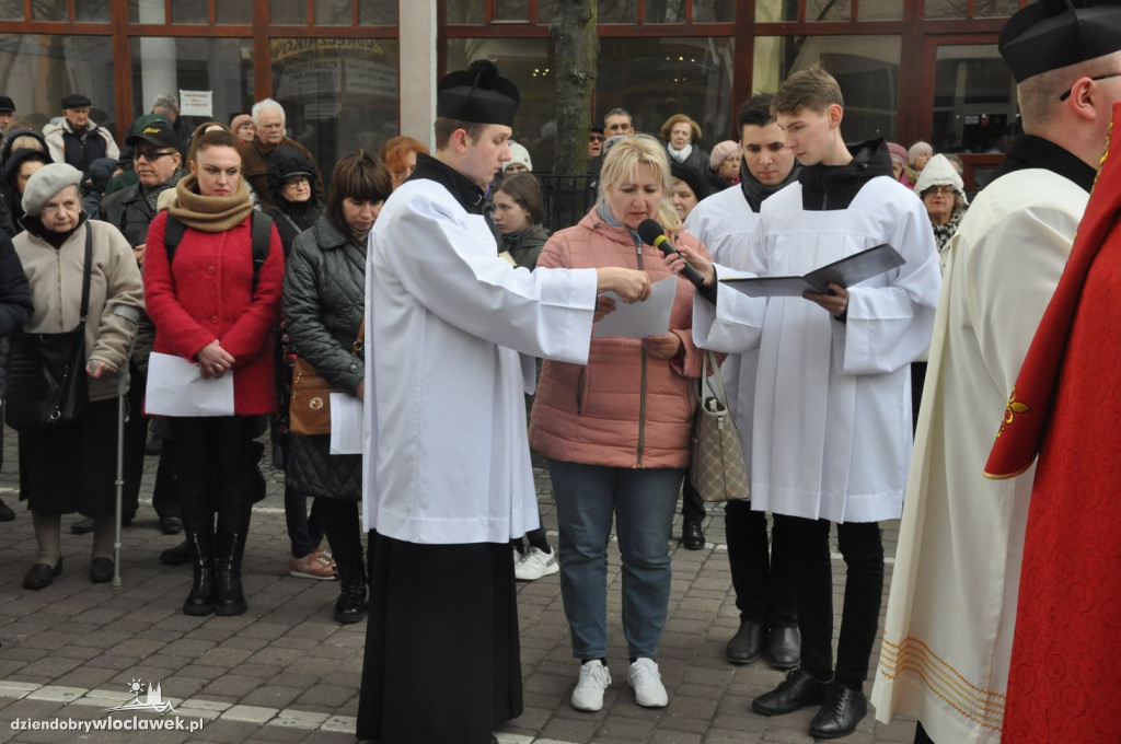 Z krzyżem przez Włocławek