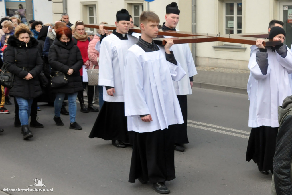 Z krzyżem przez Włocławek