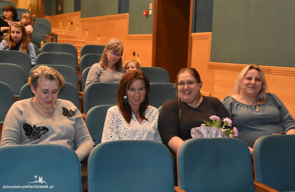 Spektakl 'W krainie snu' w Teatrze Impresaryjnym