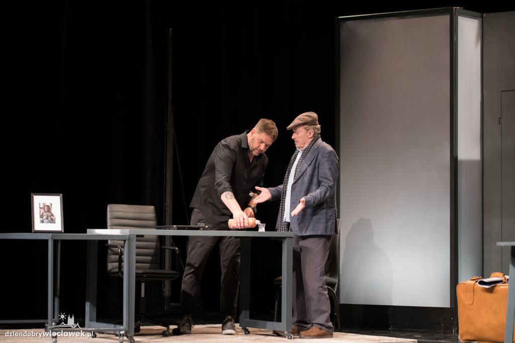 Olbrychski i Karolak w teatrze
