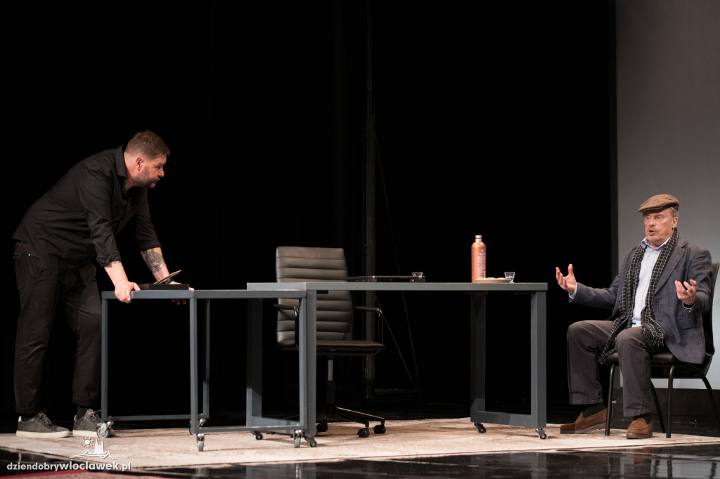 Olbrychski i Karolak w teatrze