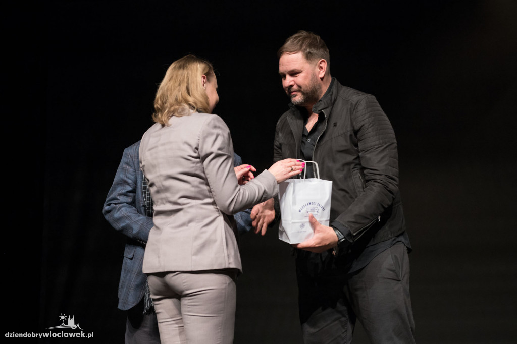 Olbrychski i Karolak w teatrze
