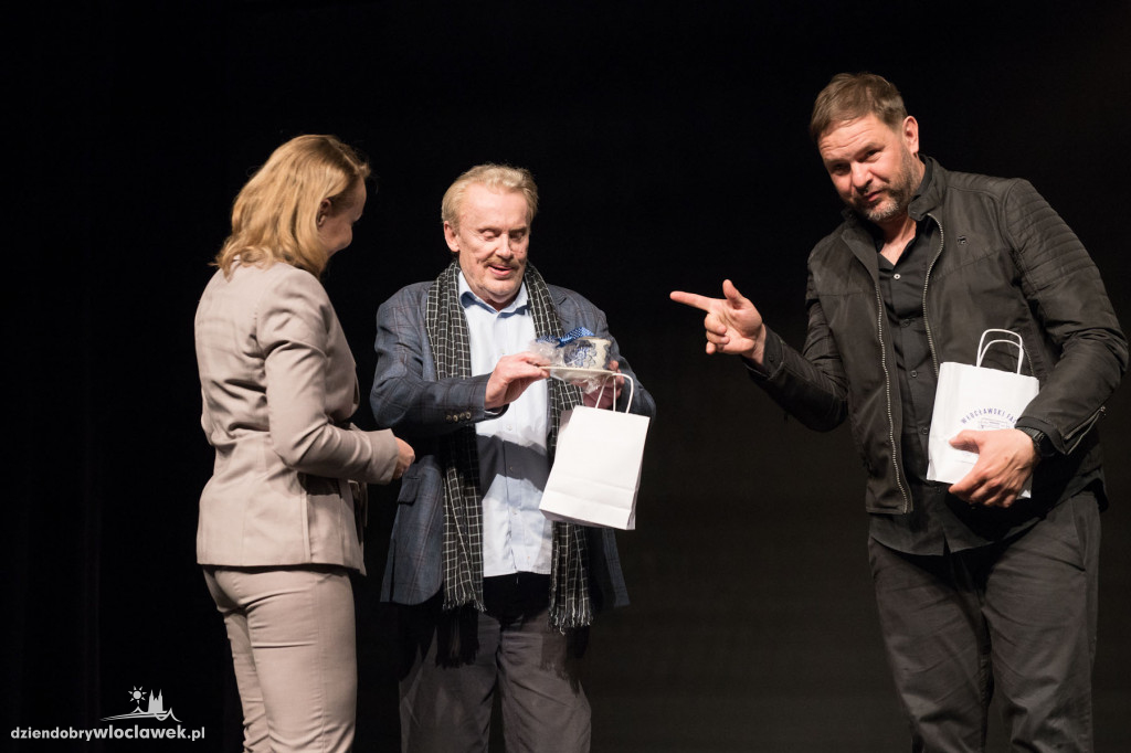 Olbrychski i Karolak w teatrze