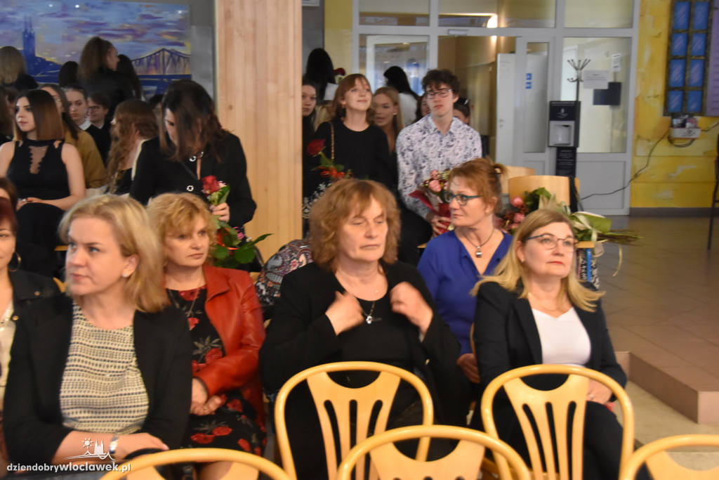 Zakończenie roku maturzystów w Baczyńskim