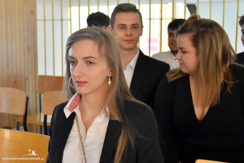 Zakończenie roku maturzystów w Baczyńskim