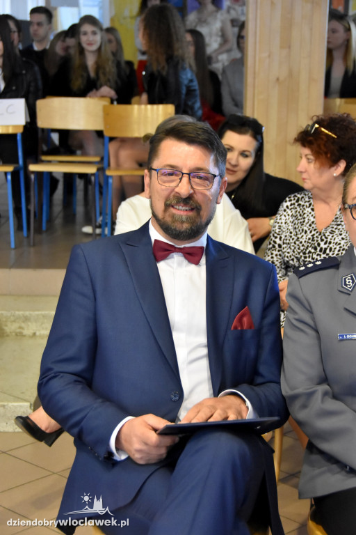 Zakończenie roku maturzystów w Baczyńskim