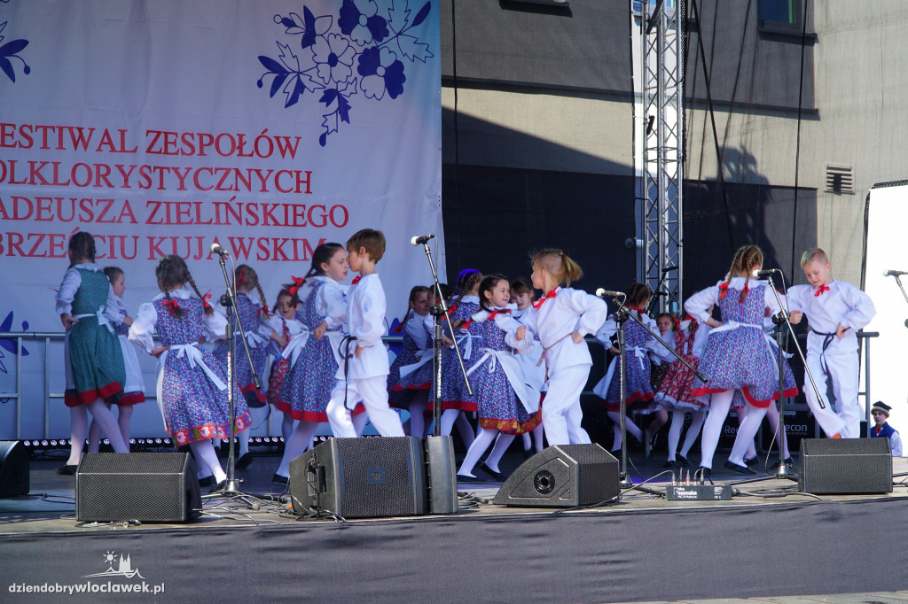 Festiwal Zespołów Folklorystycznych w Wahadle