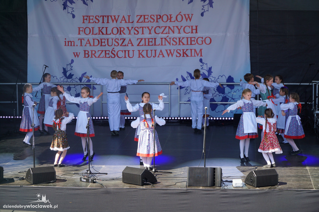 Festiwal Zespołów Folklorystycznych w Wahadle