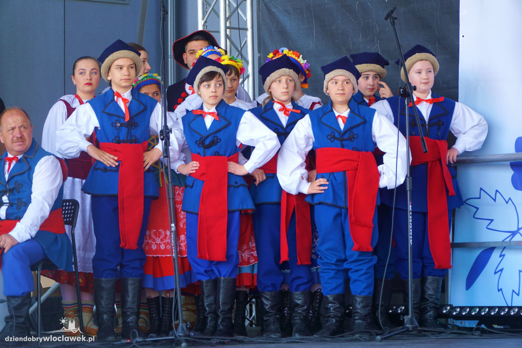Festiwal Zespołów Folklorystycznych w Wahadle