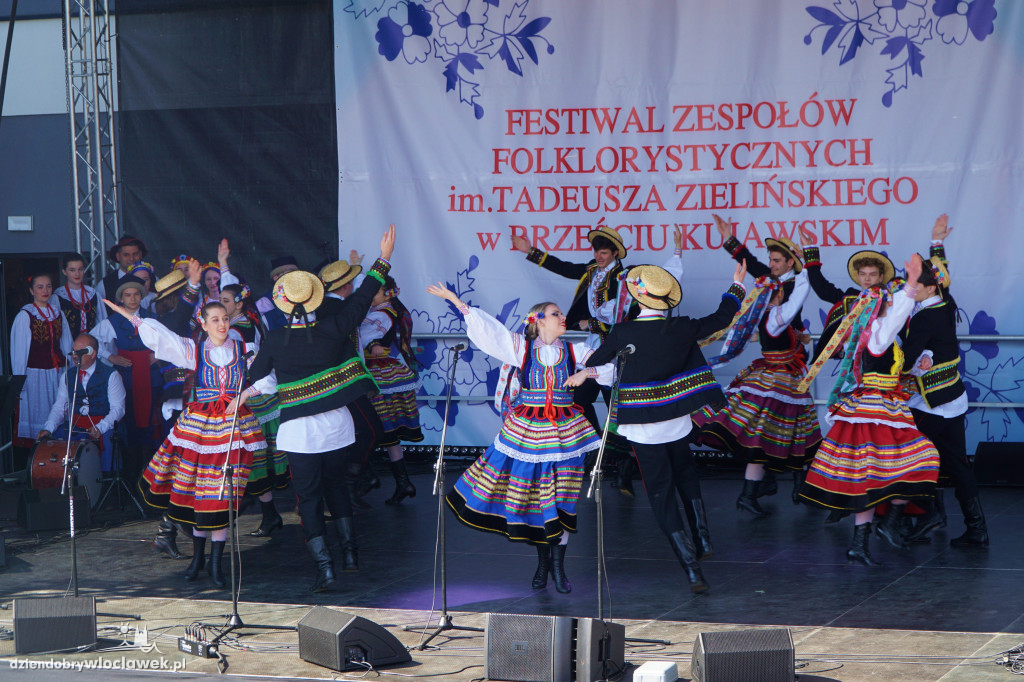 Festiwal Zespołów Folklorystycznych w Wahadle