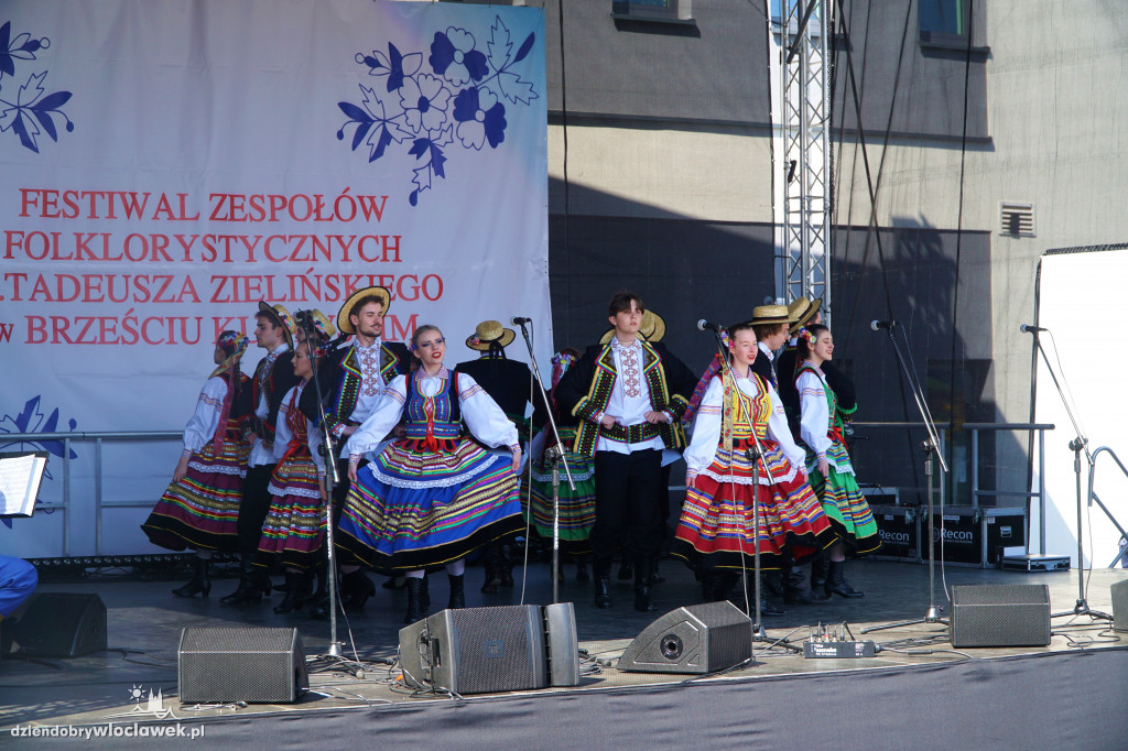 Festiwal Zespołów Folklorystycznych w Wahadle