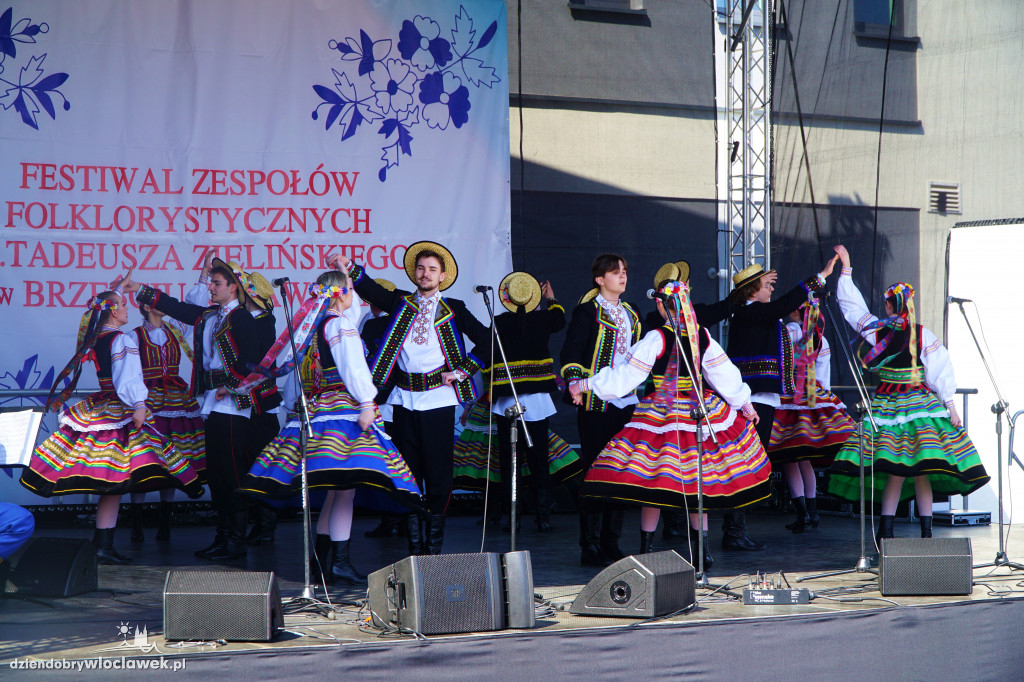 Festiwal Zespołów Folklorystycznych w Wahadle