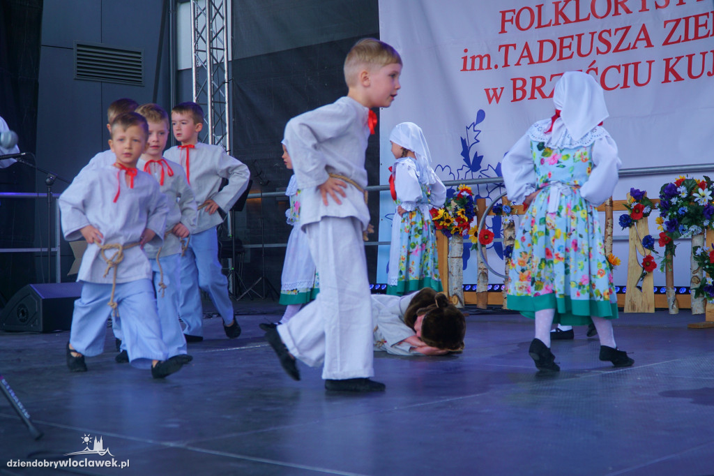 Festiwal Zespołów Folklorystycznych w Wahadle
