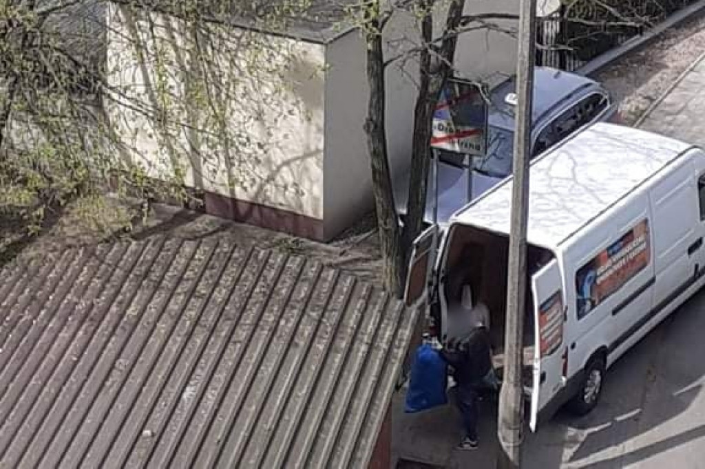 Ktoś podrzucił stertę śmieci na Południe