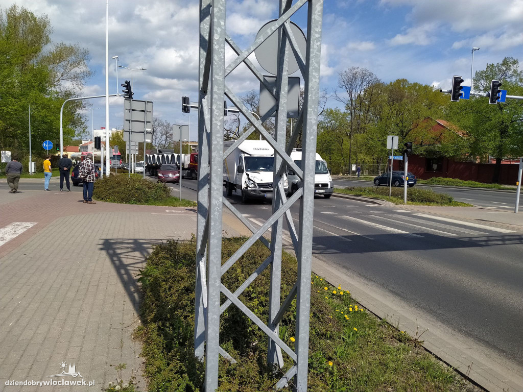 Kolizja na ul. Okrzei. Zderzyły się...