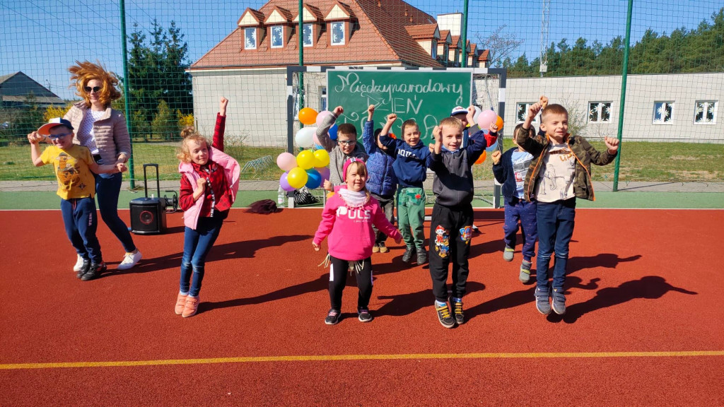 Międzynarodowy Dzień Tańca w Warząchewce