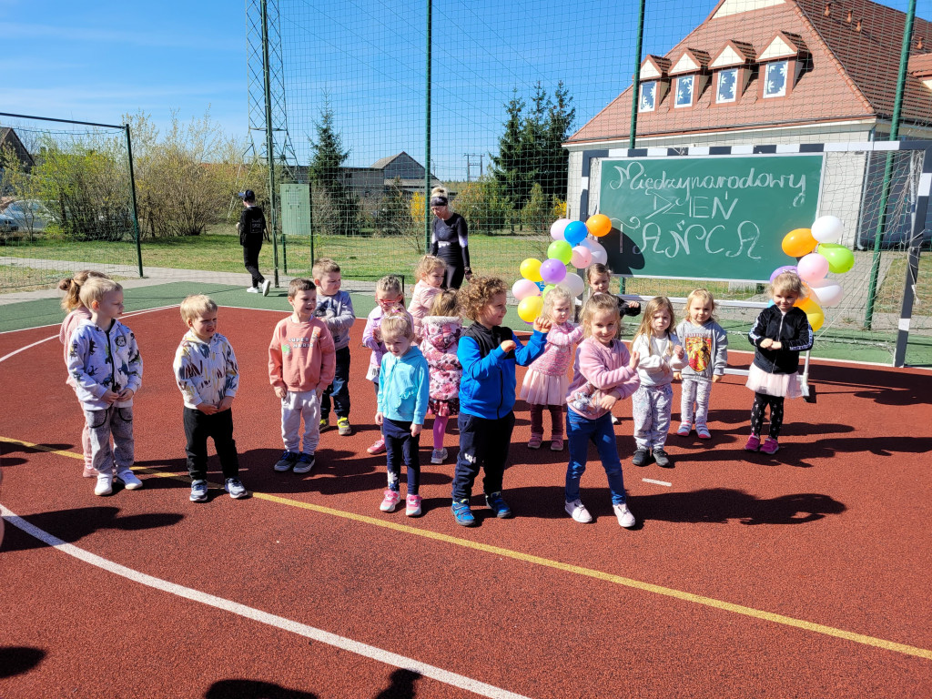 Międzynarodowy Dzień Tańca w Warząchewce