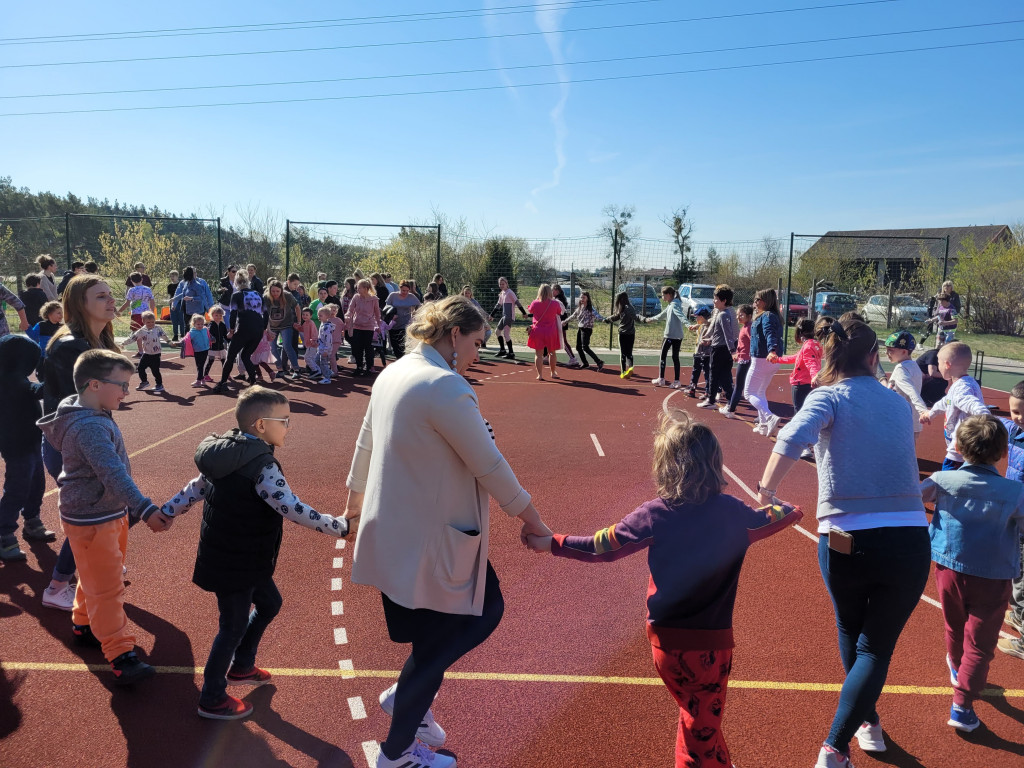 Międzynarodowy Dzień Tańca w Warząchewce