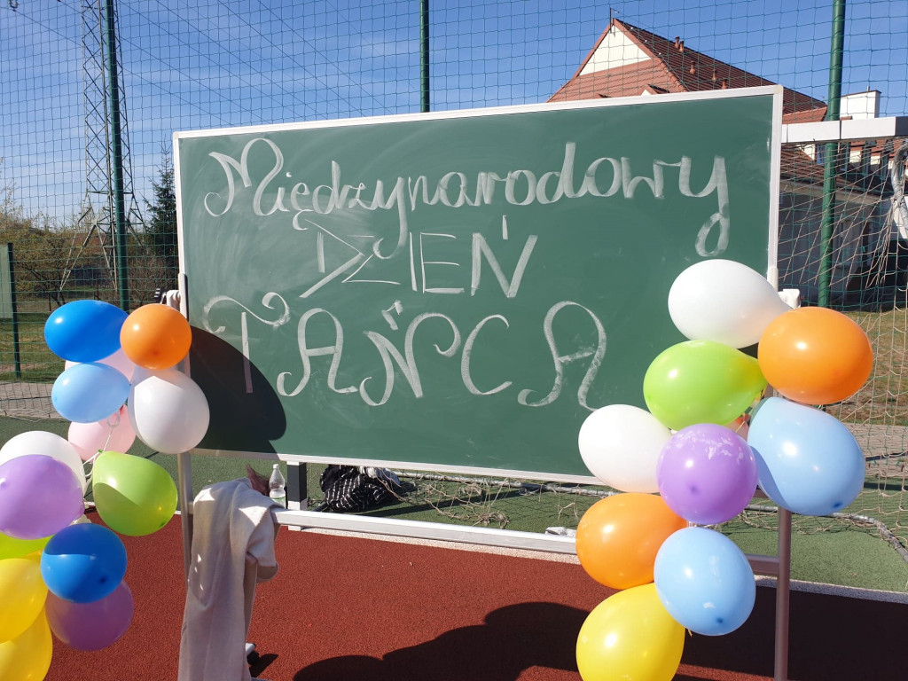Międzynarodowy Dzień Tańca w Warząchewce
