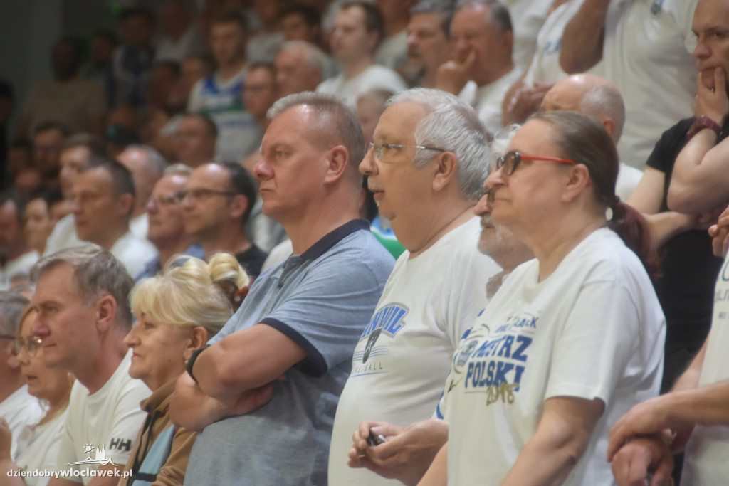 Kibice na meczu z Legią Warszawa