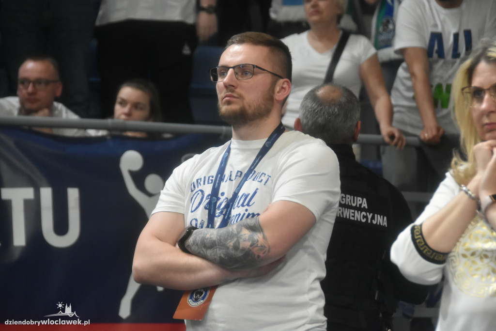 Kibice na meczu z Legią Warszawa